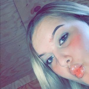 Meet your Posher, Leilah